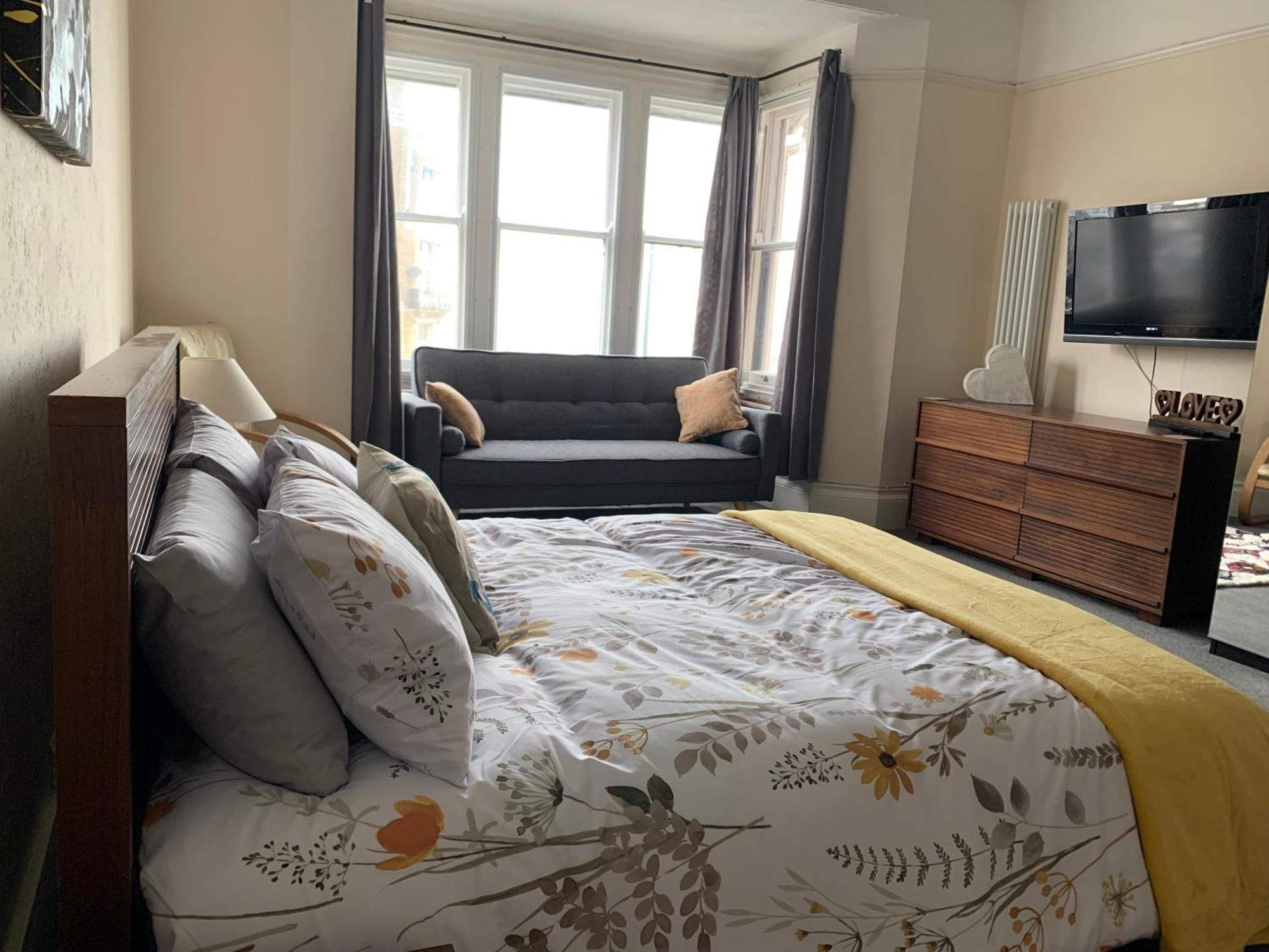 Ocean View Double With Ensuite, With Access To Private Garden And Bike Store Маргит Экстерьер фото
